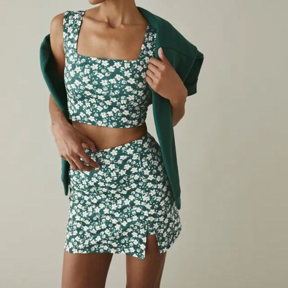 NWT Reformation Nina Ecomove Active Skirt in Cilantro - Picture 1 of 5